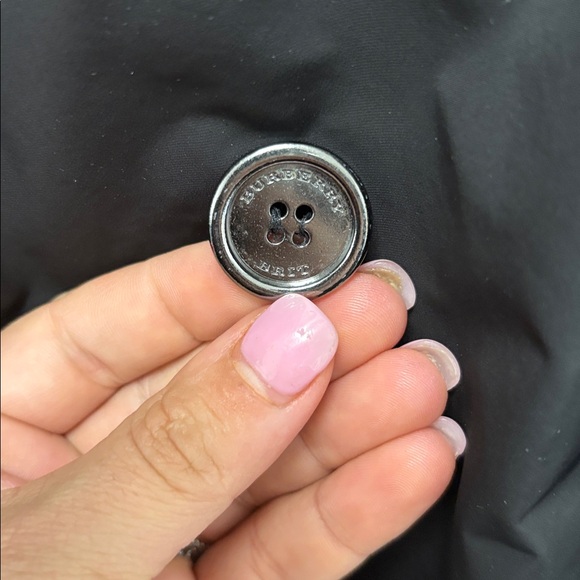 Burberry Dark Trench Coat with Check Lining - Picture 5 of 6